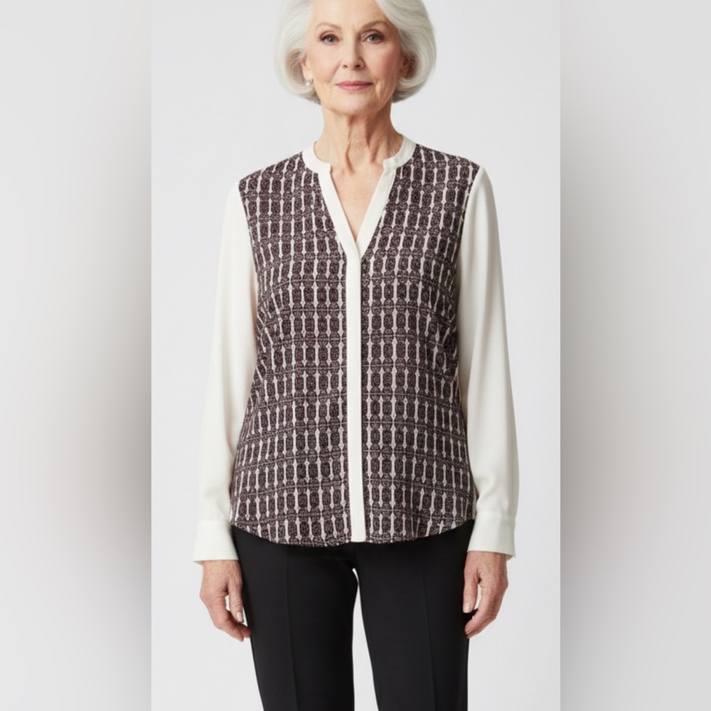 Chic Blouse - Picture 3 of 9